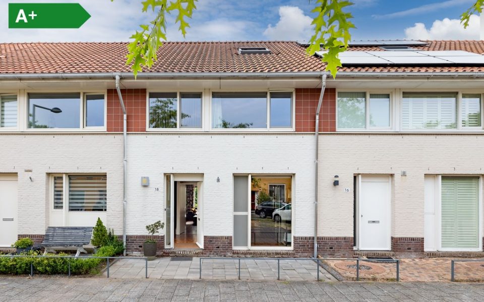 Leliekeverstraat 18 <br> <small>2492 RJ Den Haag </small>