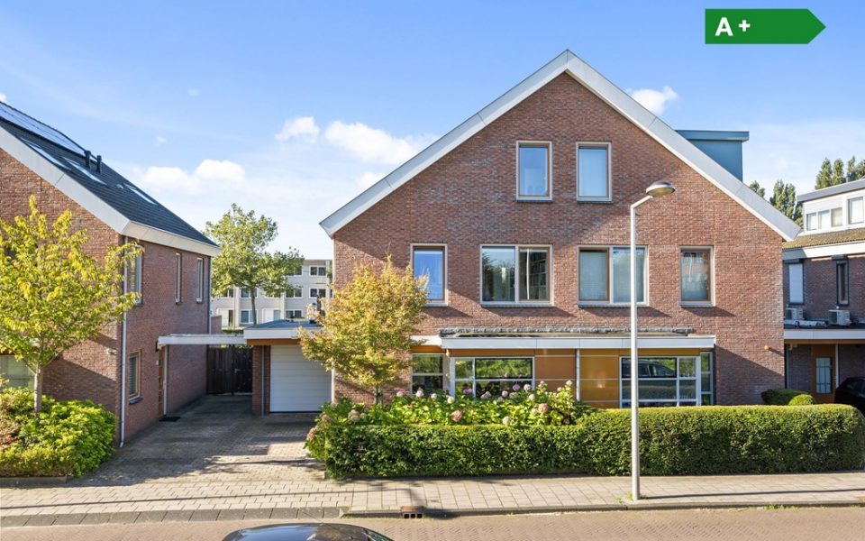 Kamilleveld 72 <br> <small>2492 KH Den Haag </small>